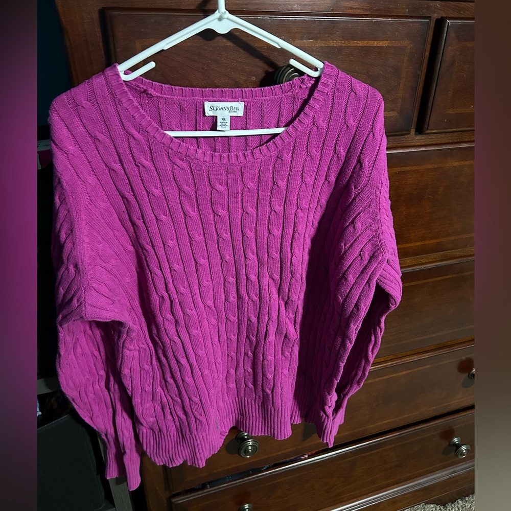 Last Chance Donating next week. Thinner crew sweater. not bulky.